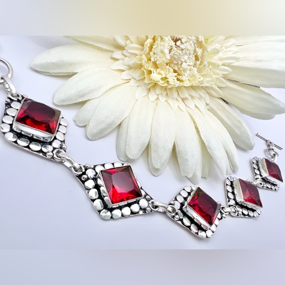 GARNET BRACELET - Picture 8 of 11